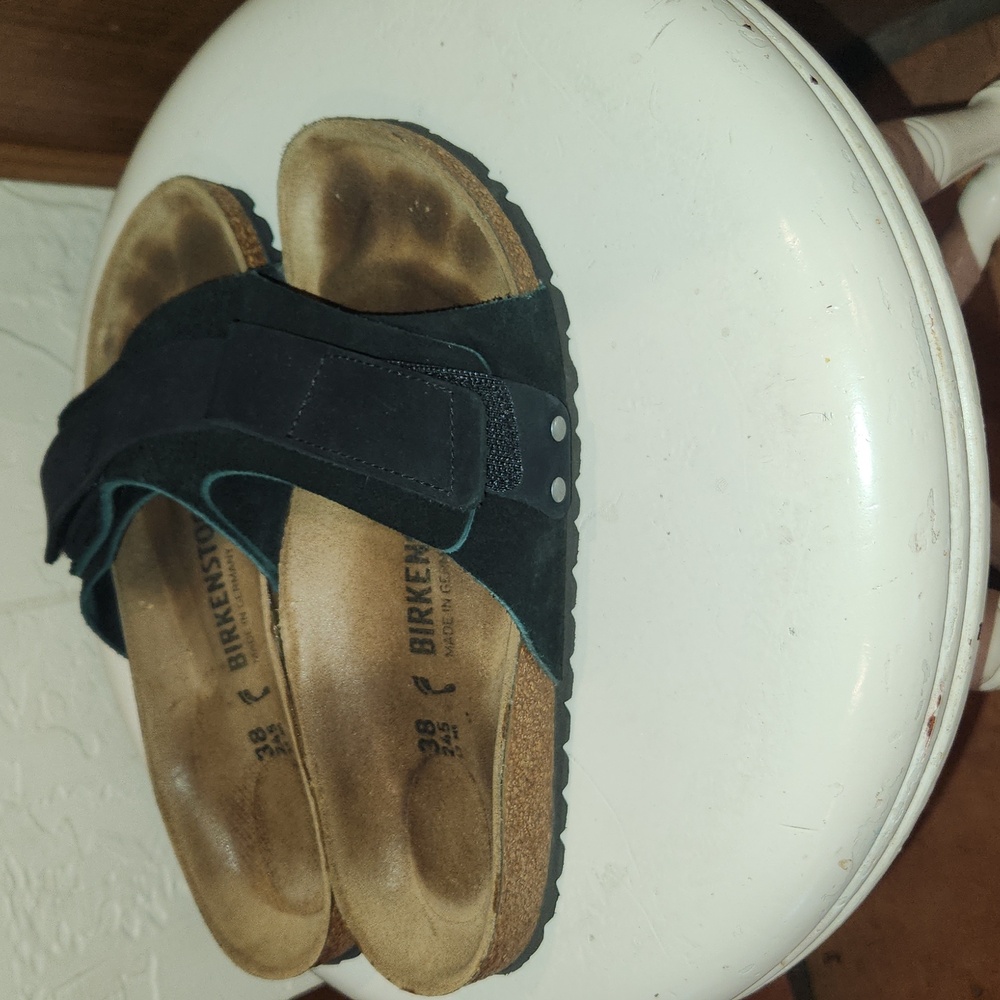 Birkenstock Slide Sandals. Black Suede Size 38 Regular Width - Picture 2 of 3